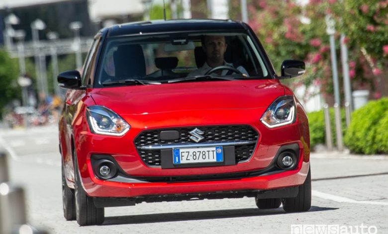 Vista anteriore Suzuki Swift Hybrid