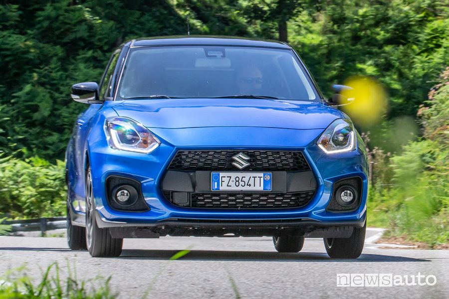 Vista anteriore Suzuki Swift Sport Hybrid