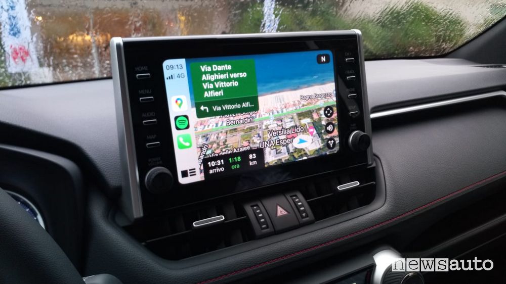Touch screen Maps Apple CarPlay abitacolo Suzuki Across