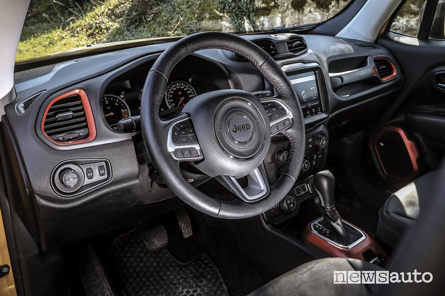 Volante abitacolo Jeep Renegade Trailhawk
