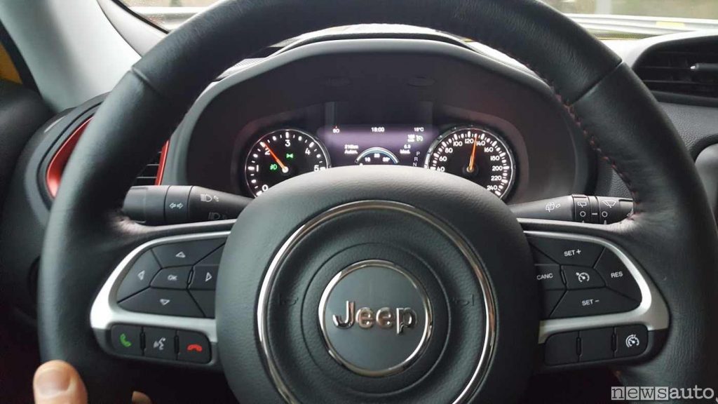 Volante Jeep Renegade sulla Trailhawk