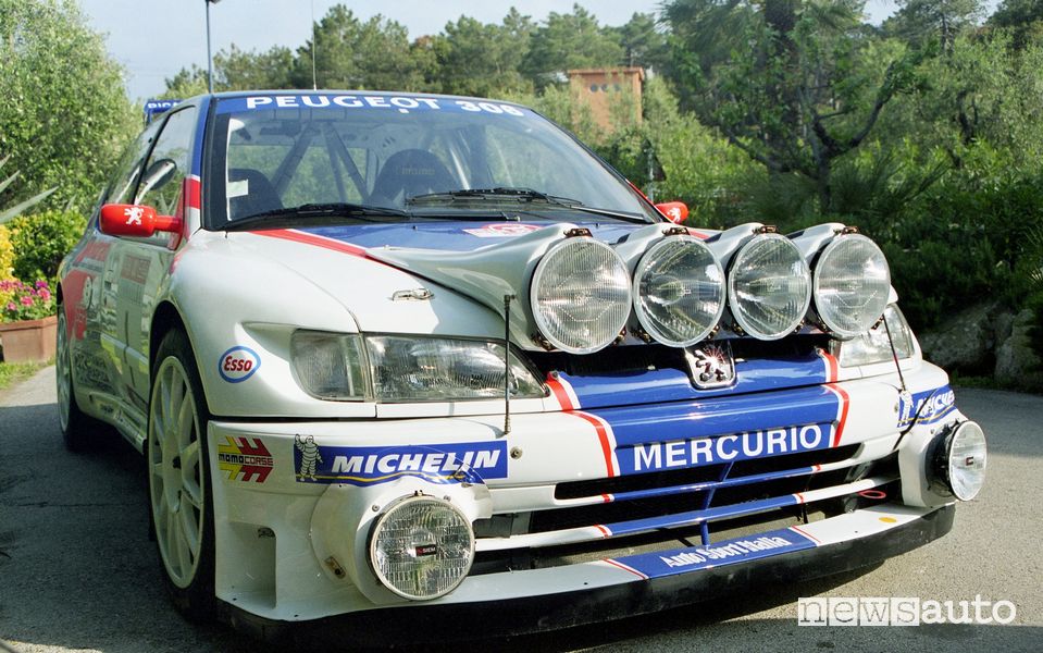 Peugeot 306 da rally nella versione Maxi