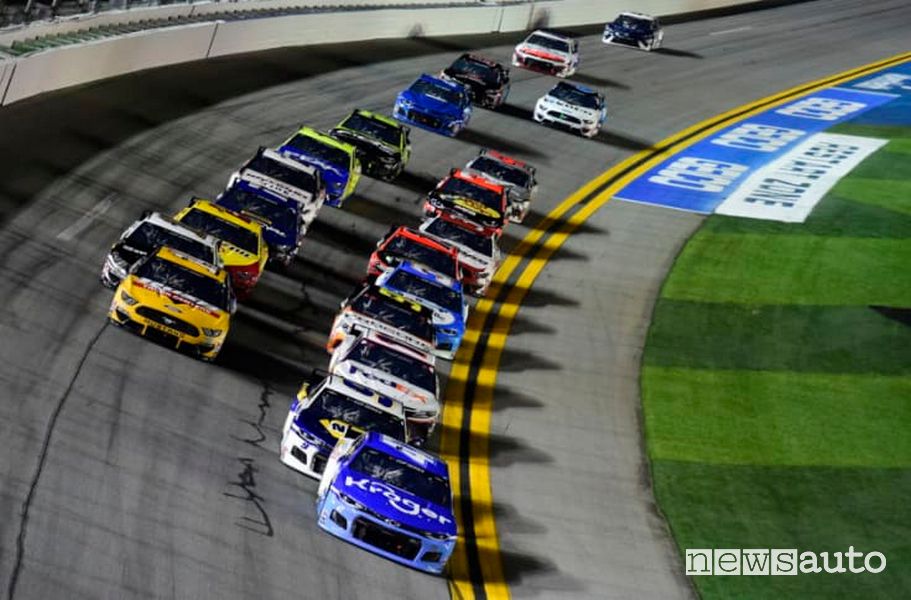 Gara NASCAR sul circuito di Dayotna