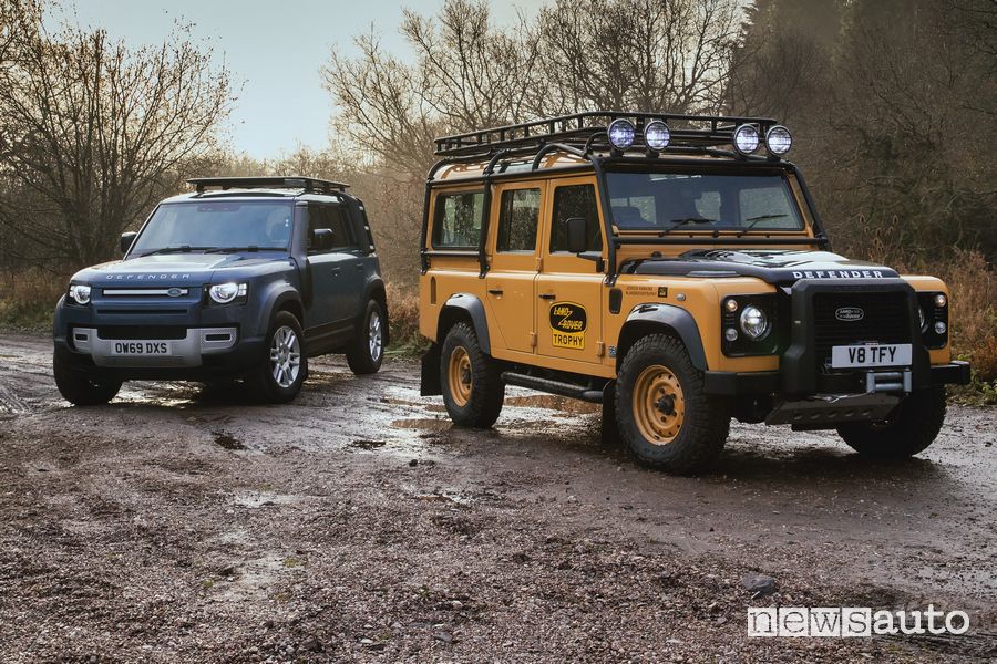 Land Rover Defender Works V8 Trophy insieme al nuovo Defender