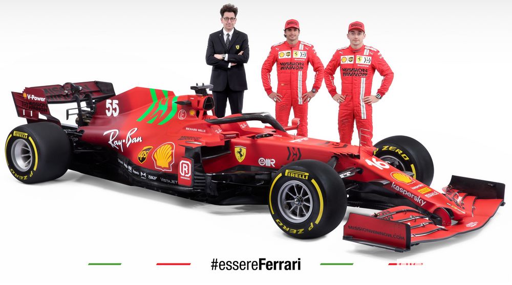 Binotto, Sainz jr. e Leclerc con la nuova Ferrari SF21
