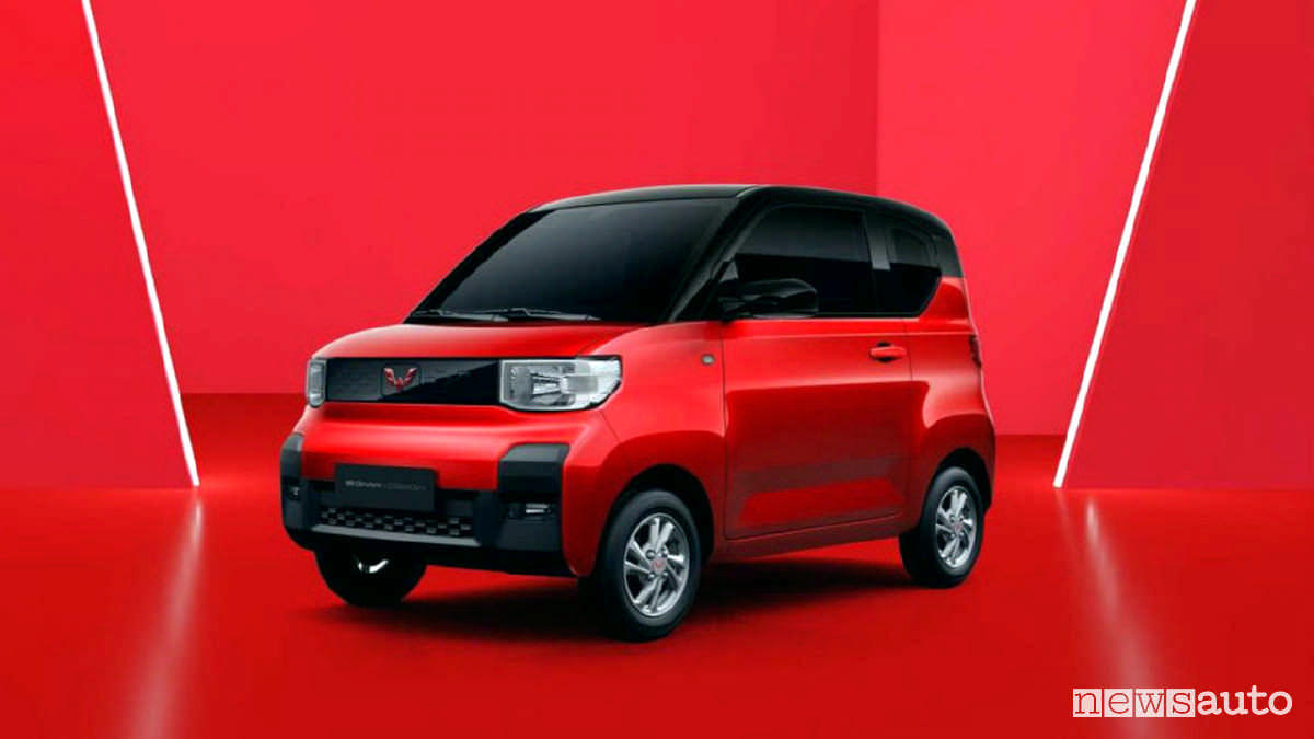 Wuling Hong Guang Mini EV rossa