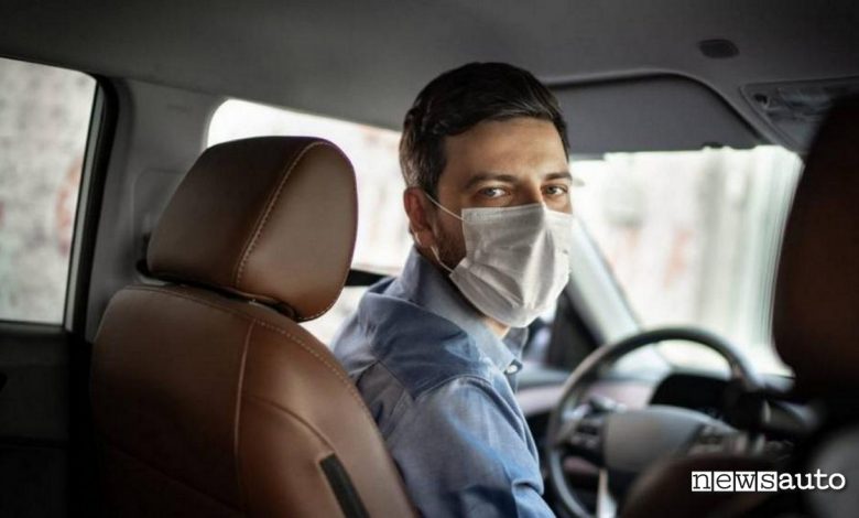 Uso mascherina anti Covid in auto