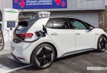 Con il soldi del PNRR il Governo punta ad ammodernare gli attuali distributori di carburanti con l’installazione di punti di ricarica fast fino a 350 kW.
