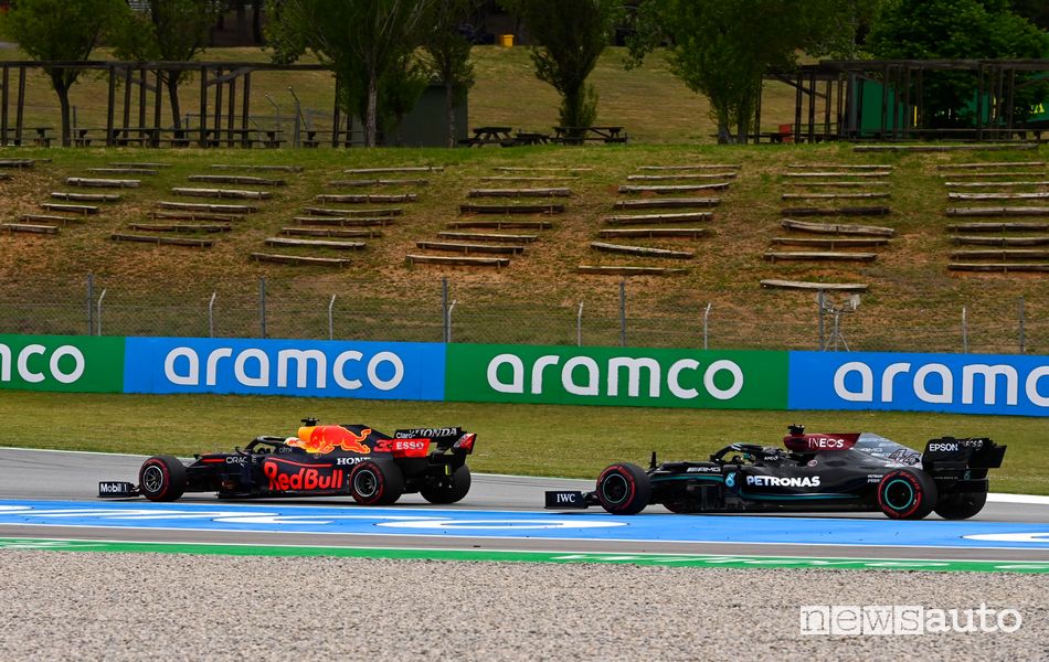 Hamilton al 59° giro ha effettuato il sorpasso decisivo ai danni di Verstappen