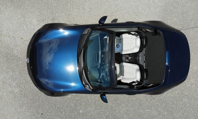 Vista dall'alto Mazda MX-5 2021
