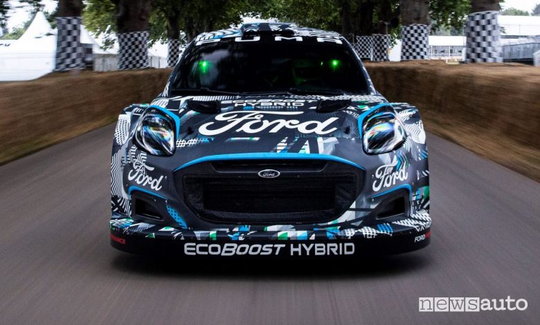 Paraurti anteriore Ford Puma Rally1 WRC Prototype plug-in hybrid sulla salita