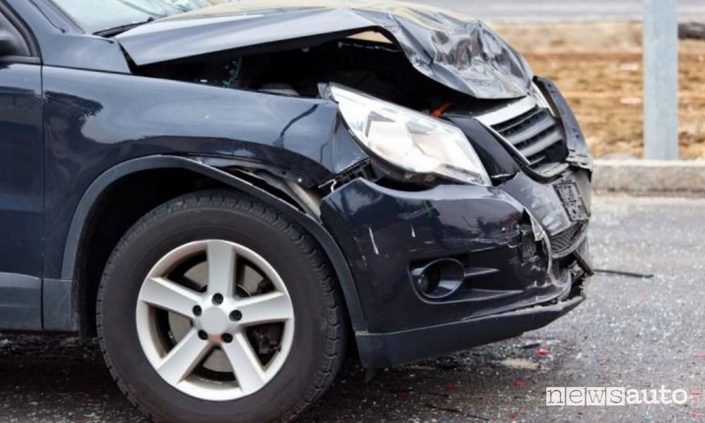 Auto incidentata, quanto conviene e non conviene ripararla
