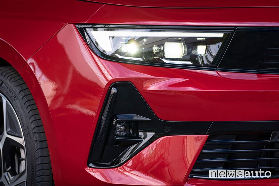 Faro anteriore Intelli-Lux LED nuova Opel Astra