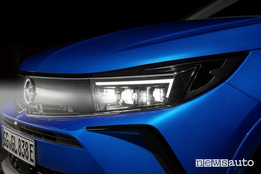 Fari IntelliLux LED Pixel Opel Grandland Hybrid4