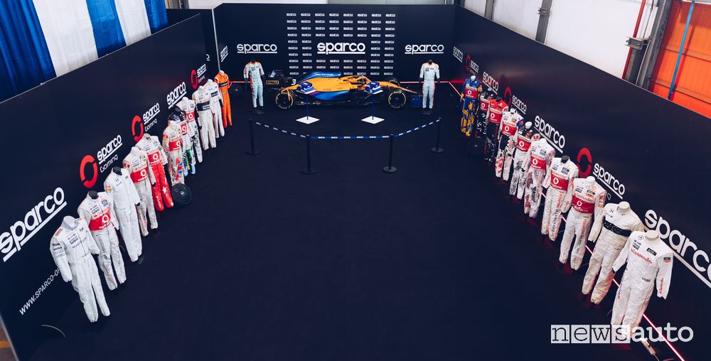 Tute storiche F1 McLaren nella sede Sparco di Volpiano