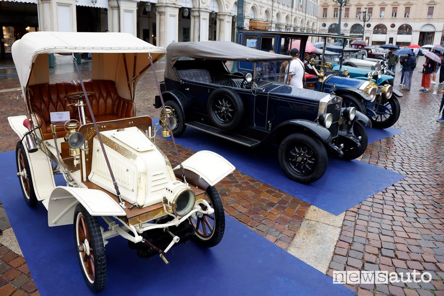 Esposizione auto storiche in Piazza San Carlo a Torino