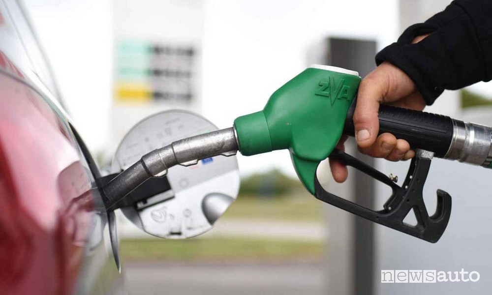 Aumento prezzo benzina diesel e metano