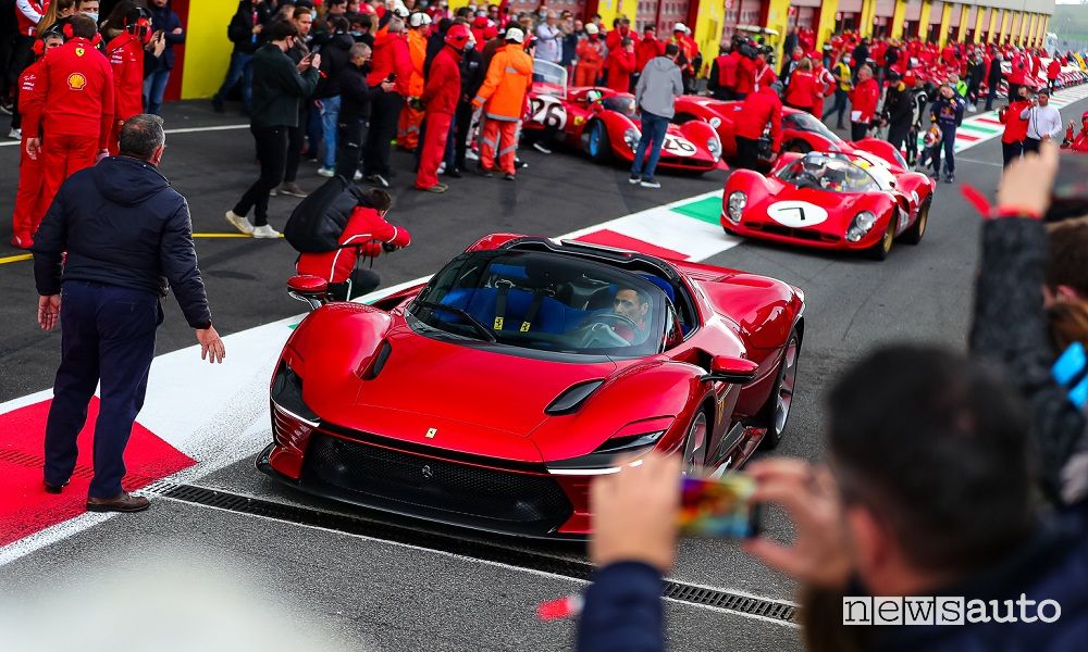 Nuova Ferrari Daytona SP3 nei box del Mugello durante le Finali Mondiale Trofeo Pirelli Ferrari 2021