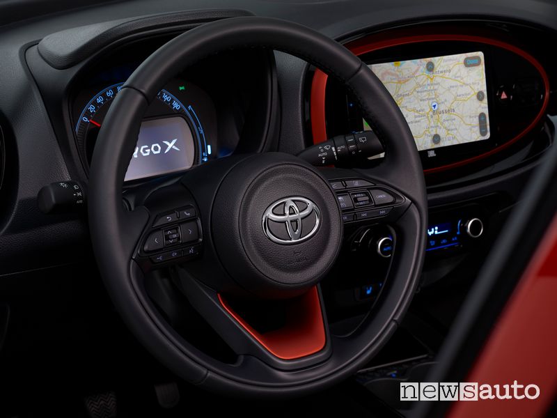 Volante abitacolo nuova Toyota Aygo X