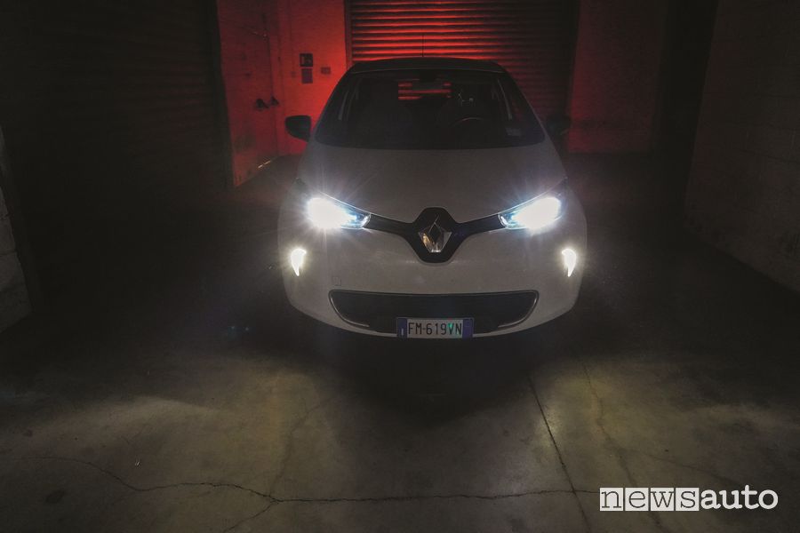 Conversione fari con lampade alogene H7 con lampade a Led Renault Zoe