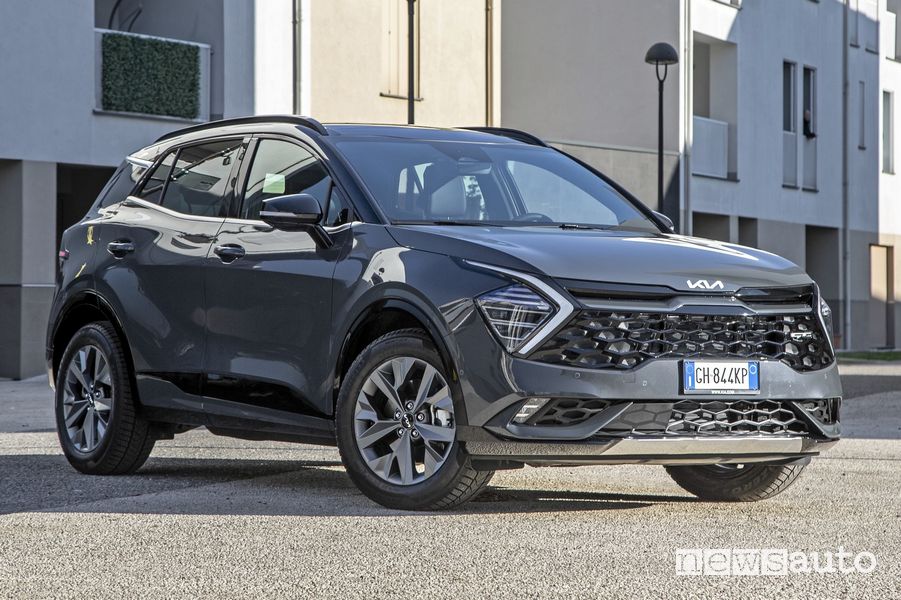Vista di profilo nuova Kia Sportage