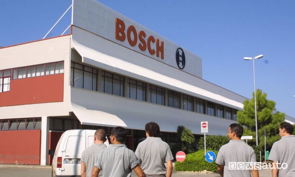 Crisi auto in Italia fabbrica Bosch di bari addio al diesel