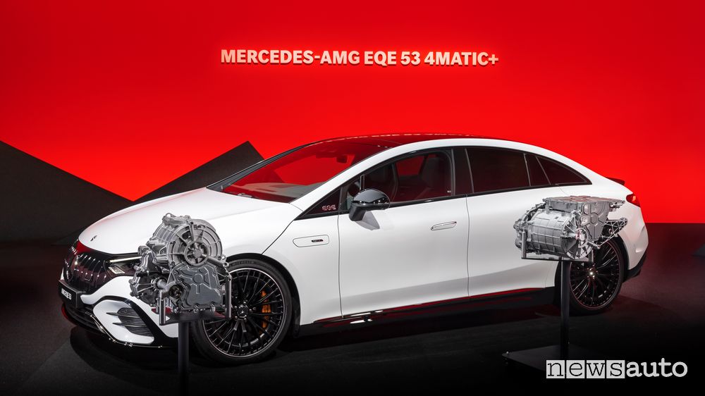 Doppio motore elettrico Mercedes-AMG EQE 53 4MATIC+