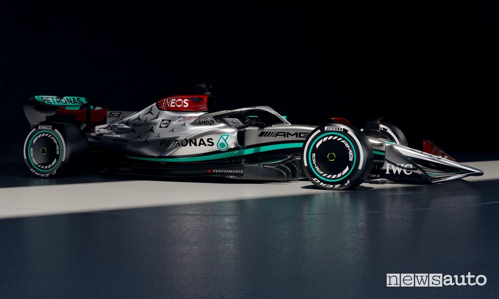Vista di profilo Mercedes-AMG F1 W13 E Performance 2022