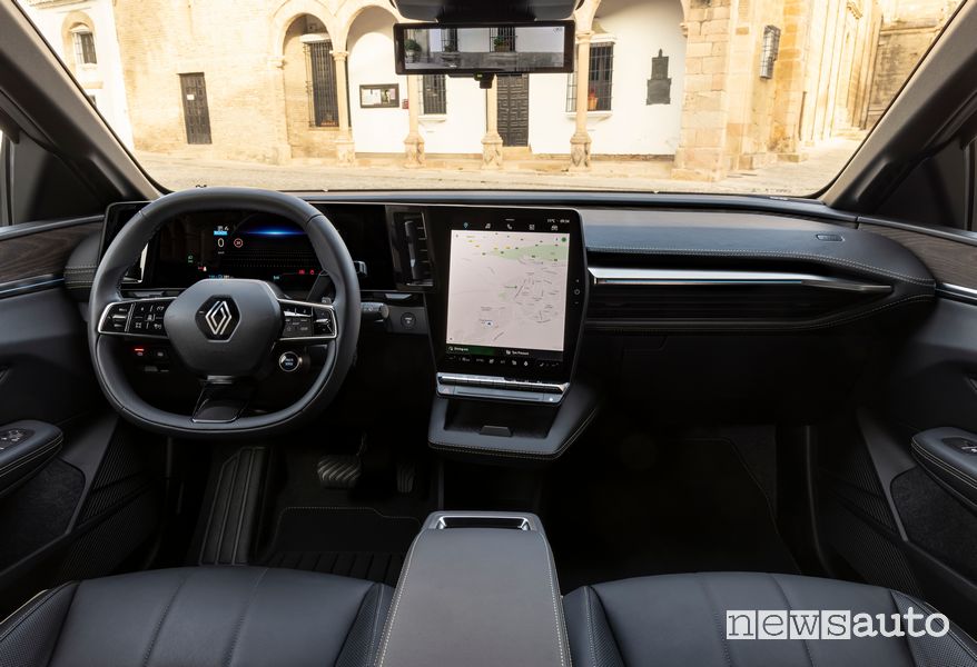 Plancia strumenti abitacolo Renault Megane E-TECH Electric con Android Automotive