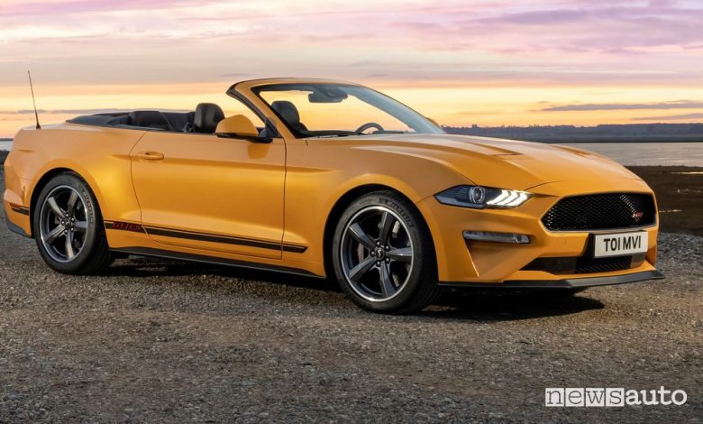 Vista di profilo Ford Mustang California Special