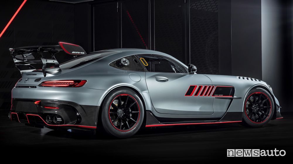 Vista laterale Mercedes-AMG GT Track Series