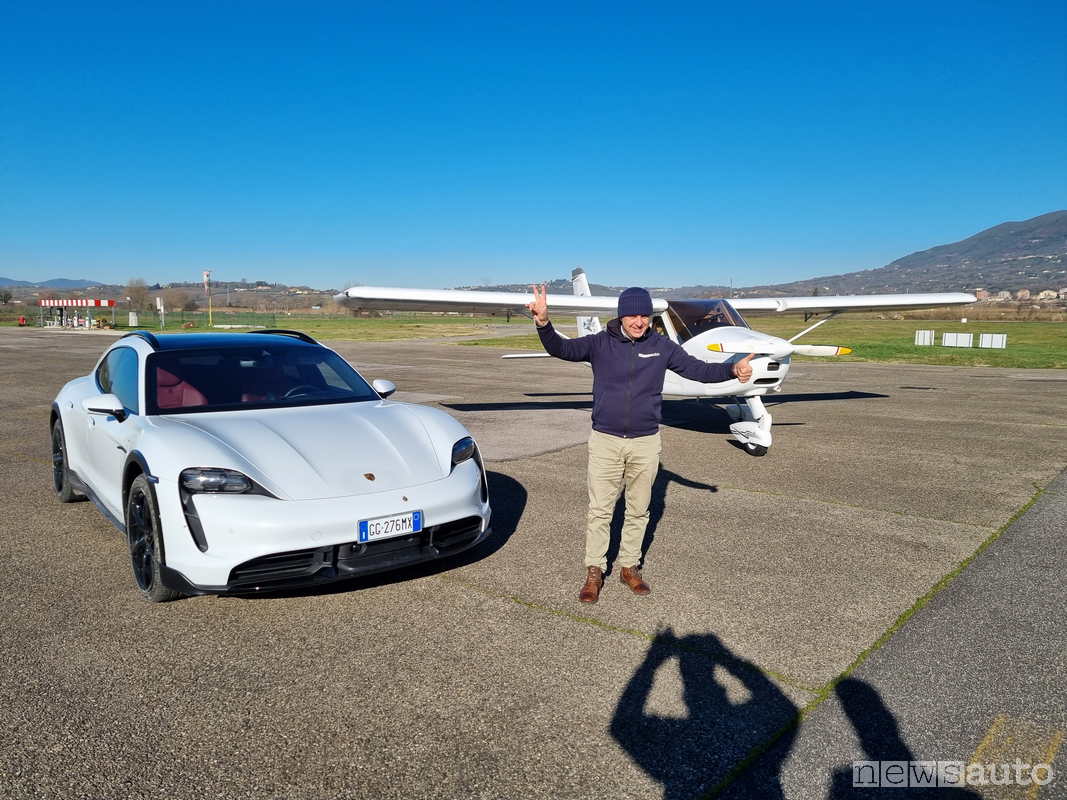 Porsche Taycan, prova e test della versione più potente [VIDEO]