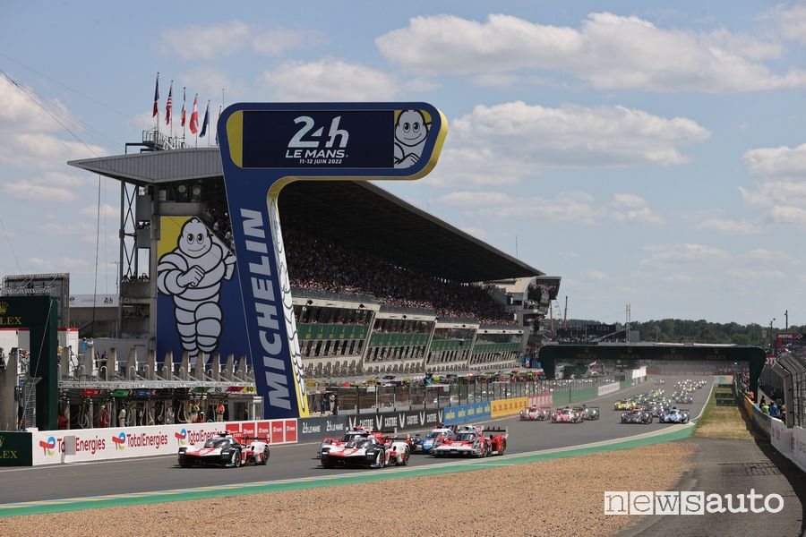 La partenza della 24 Ore di Le Mans 2022