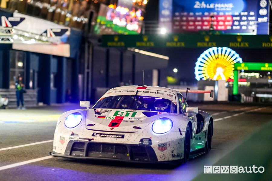 Porsche a 911 RSR-19 # 91 wins the 24 Hours of Le Mans 2022 in the LMGTE Pro category