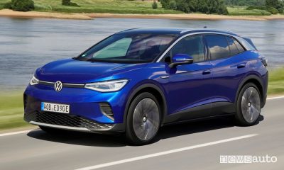 Vista di profilo Volkswagen ID.4 Pro 4Motion