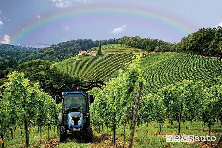 Landini hybrid tractor working in orchards (REX4 series)