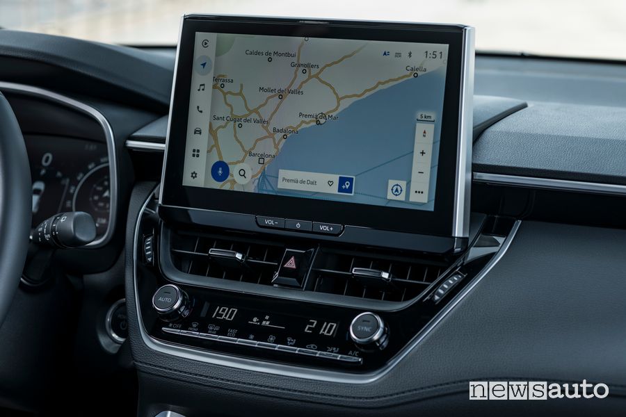 Navigatore display abitacolo Toyota Corolla Cross Hybrid