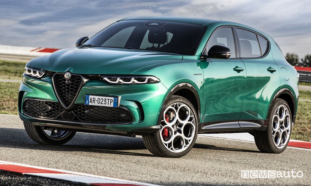 Alfa Romeo Tonale Plug-In Hybrid Q4 Veloce anteriore 3/4