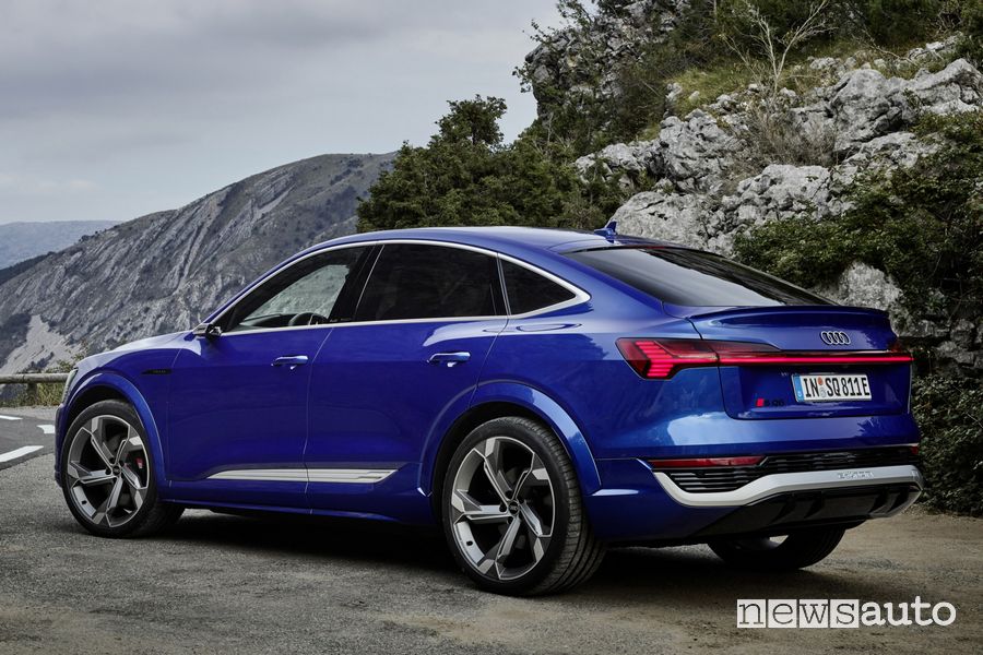 Audi SQ8 Sportback e-tron quattro posteriore 3/4