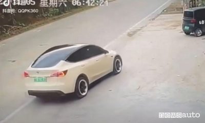 Tesla incidente Autopilot