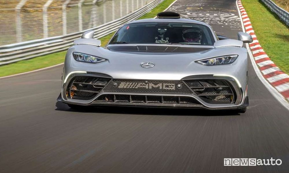 Mercedes-AMG ONE record assoluto al Nurburgring VIDEO