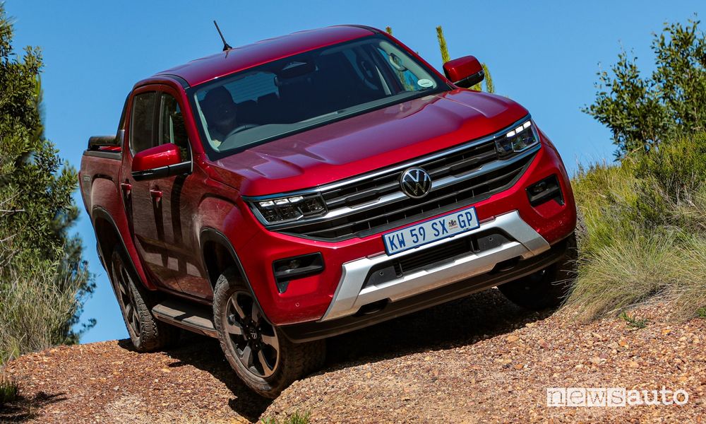 Nuovo Volkswagen Amarok pick-up twist in off road