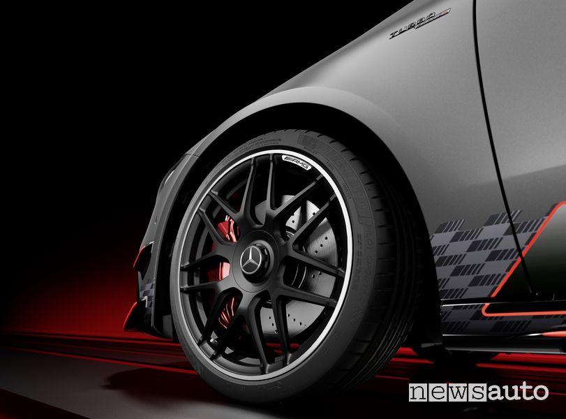 Mercedes-AMG CLA 45 S 4MATIC+ cerchi in lega da 19" AMG Street Style Edition