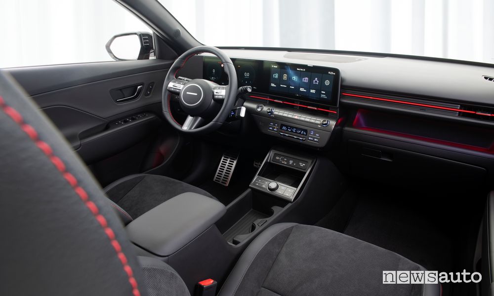 Nuova Hyundai Kona N Line abitacolo