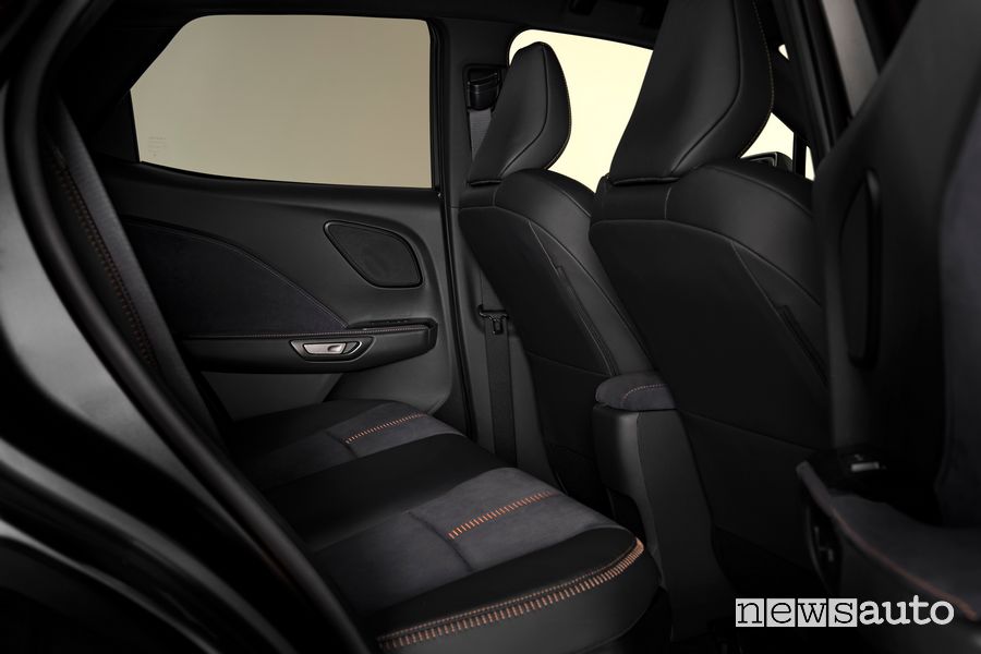 Nuova Lexus LBX Cool sedili posteriori abitacolo