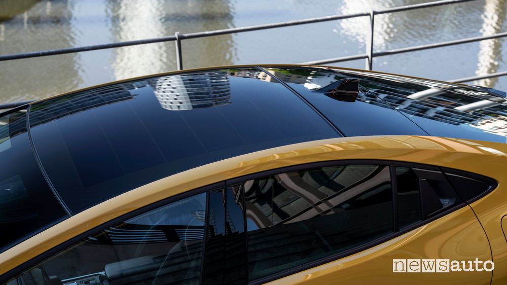 Toyota Prius Plug-in Hybrid-Electric tetto di pannelli solari
