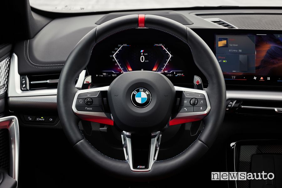 BMW X1 M35i xDrive volante abitacolo