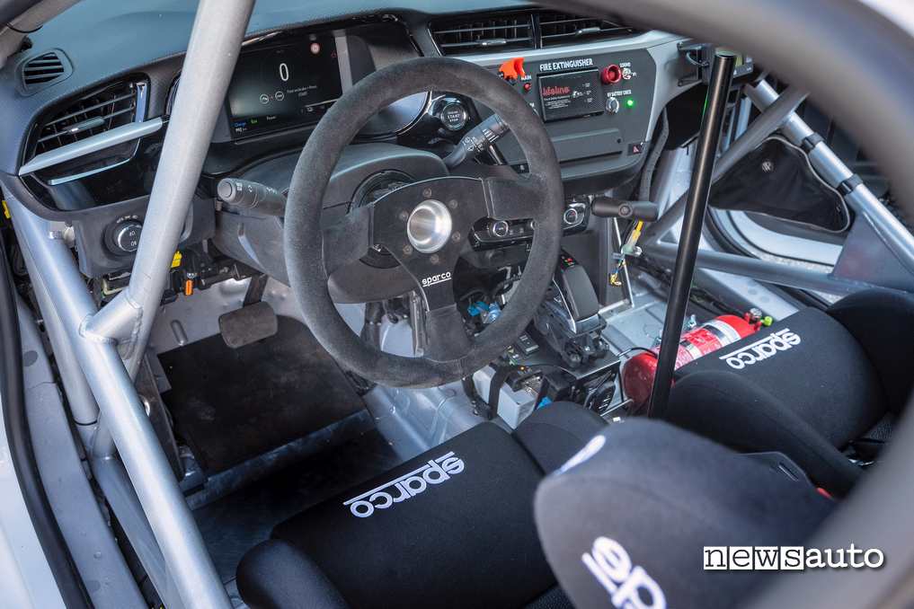 Opel Corsa-e Rally interni