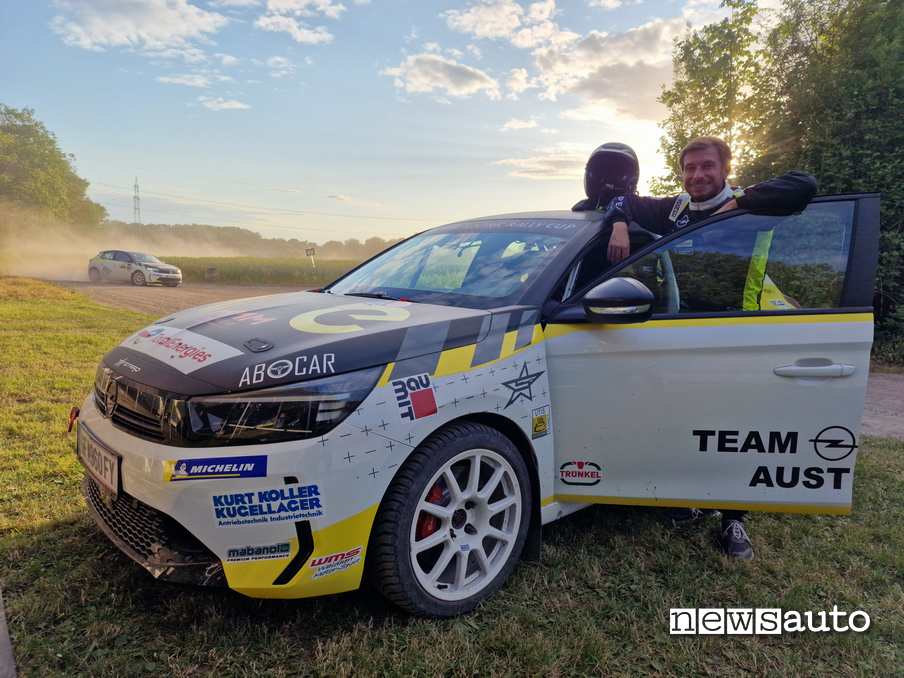 Opel Corsa-e Rally prova su tracciato sterrato
