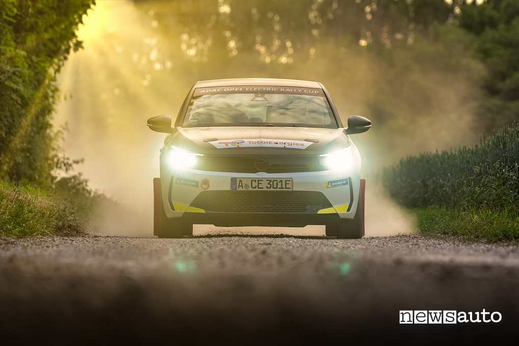 Opel Corsa-e Rally vista frontale